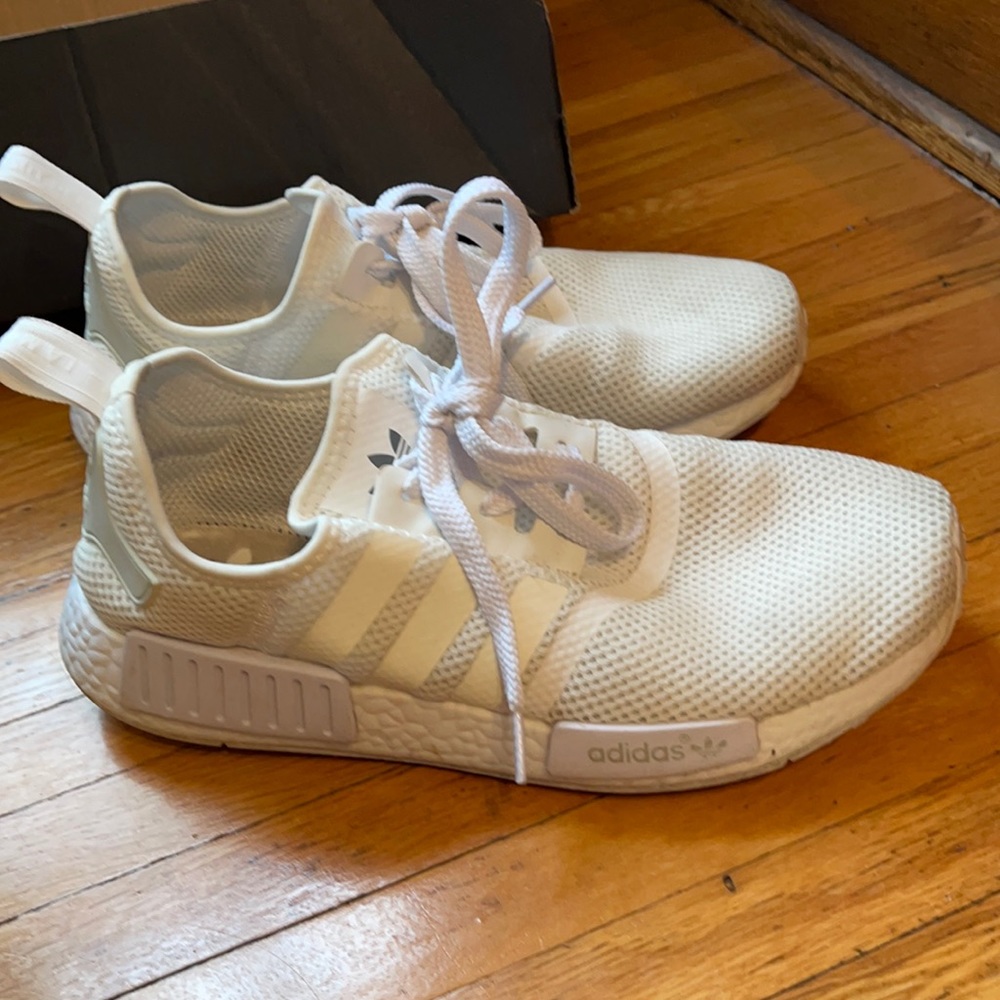 White nmds